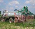 Cisterny firmy Vakutec jsou ideální pro hnojení ve vzrostlé kukuřici