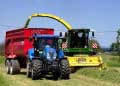 I relativně malý traktor zvládne návěs Krampe BB 700